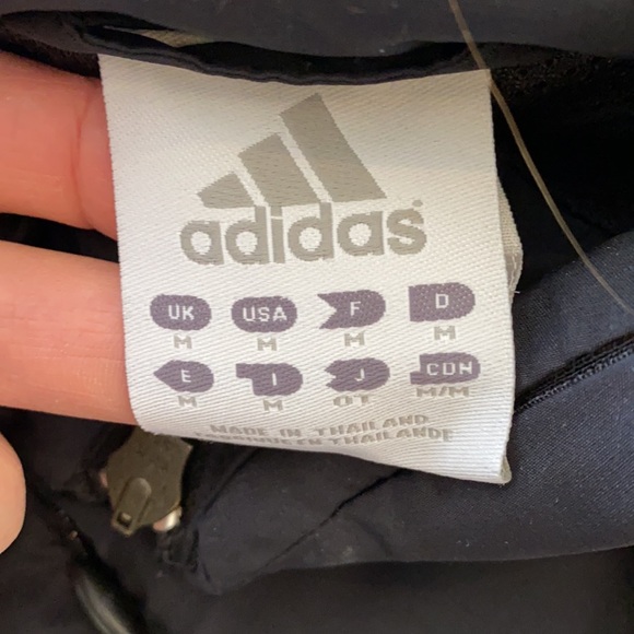 Adidas women’s windbreaker jacket - Picture 4 of 6